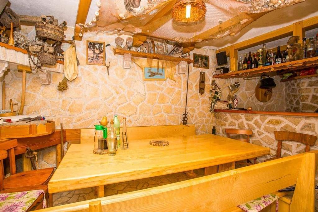 Apartmani Tatjana Rab Town Buitenkant foto